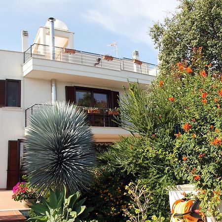 B&B Villa Il Sughero Монополи Екстериор снимка