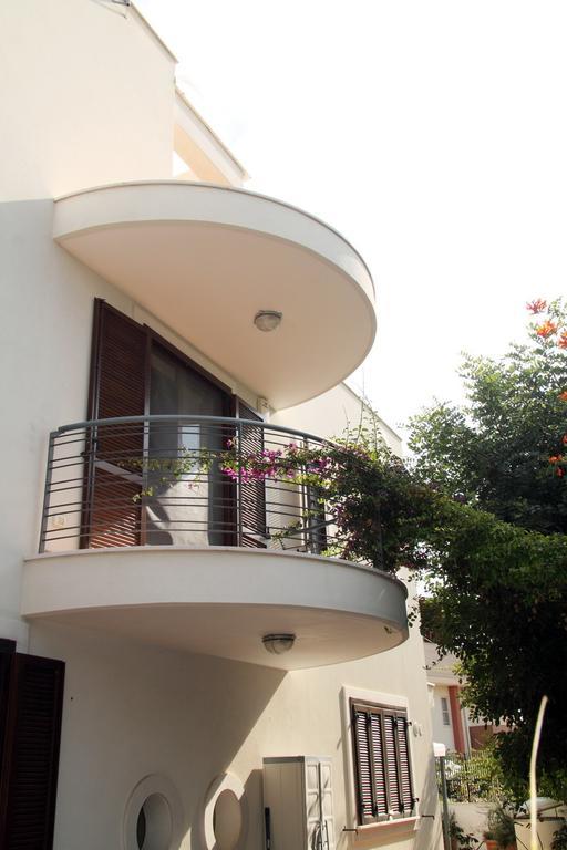 B&B Villa Il Sughero Монополи Екстериор снимка