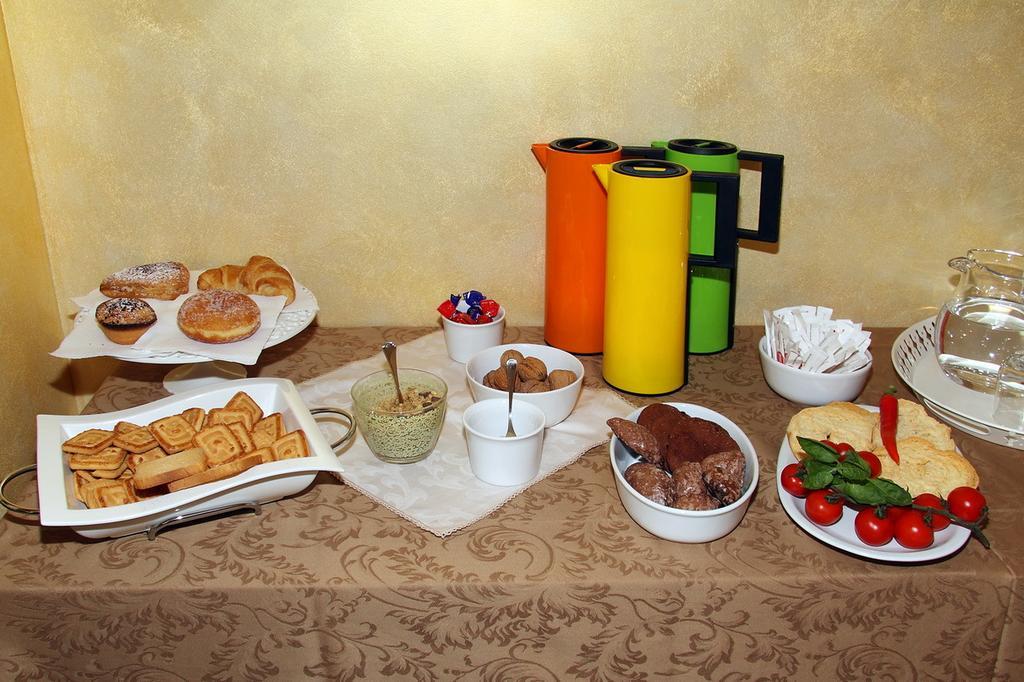 B&B Villa Il Sughero Монополи Екстериор снимка